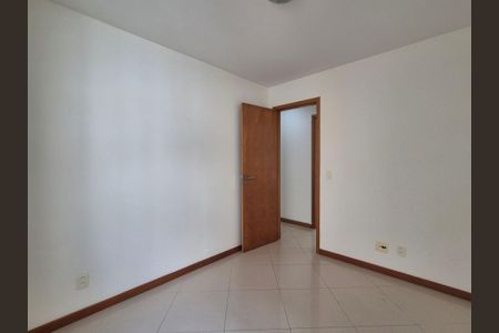 Apartamento à venda com 105m², 3 quartos e 2 vagasQuarto 2
