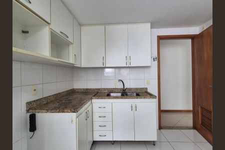 Apartamento à venda com 105m², 3 quartos e 2 vagasCozinha 