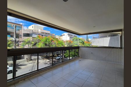 Apartamento à venda com 105m², 3 quartos e 2 vagasVaranda 