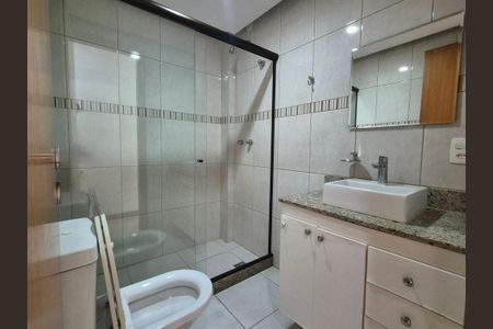 Apartamento à venda com 105m², 3 quartos e 2 vagasBanheiro 