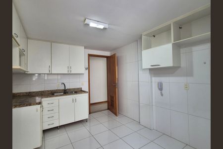 Apartamento à venda com 105m², 3 quartos e 2 vagasCozinha 