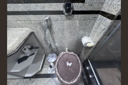 Apartamento à venda com 144m², 4 quartos e 2 vagas Apartamento à venda com 144m², 4 quartos e 2 vagasSuíte - Banheiro