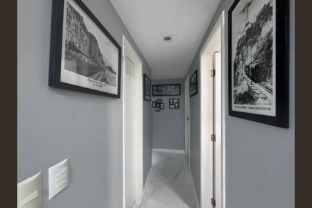 Apartamento à venda com 144m², 4 quartos e 2 vagas Apartamento à venda com 144m², 4 quartos e 2 vagasCorredor