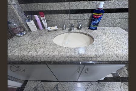 Apartamento à venda com 144m², 4 quartos e 2 vagas Apartamento à venda com 144m², 4 quartos e 2 vagasSuíte - Banheiro