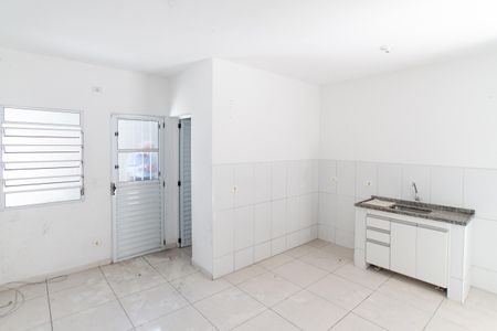 Sala e Cozinha de apartamento para alugar com 1 quarto, 35m² em Vila Nova Galvão, São Paulo