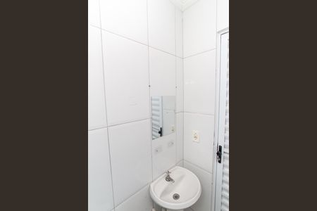 Banheiro de apartamento para alugar com 1 quarto, 35m² em Vila Nova Galvão, São Paulo