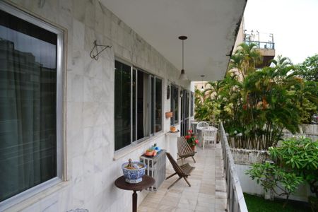 Varanda de apartamento para alugar com 3 quartos, 145m² em Barra da Tijuca, Rio de Janeiro