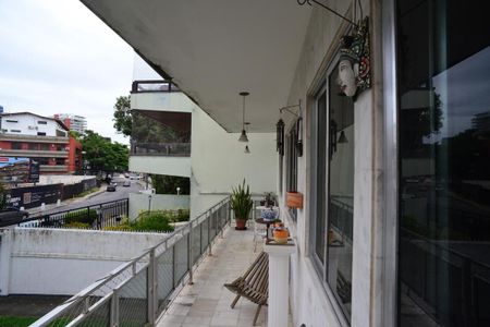 Varanda de apartamento para alugar com 3 quartos, 145m² em Barra da Tijuca, Rio de Janeiro