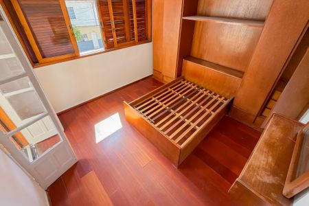 Casa à venda com 170m², 3 quartos e 2 vagas Casa à venda com 170m², 3 quartos e 2 vagasQuarto 2