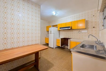 Casa à venda com 170m², 3 quartos e 2 vagas Casa à venda com 170m², 3 quartos e 2 vagasCozinha