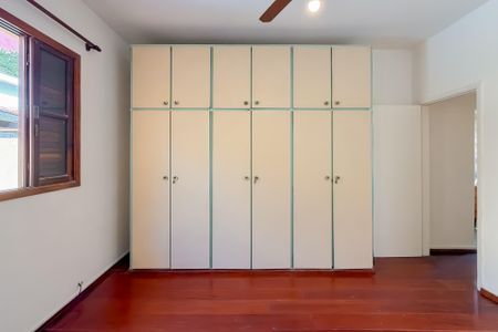 Casa à venda com 170m², 3 quartos e 2 vagas Casa à venda com 170m², 3 quartos e 2 vagasQuarto 1