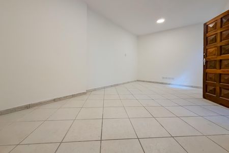 Casa à venda com 170m², 3 quartos e 2 vagas Casa à venda com 170m², 3 quartos e 2 vagasEdícula - Quarto