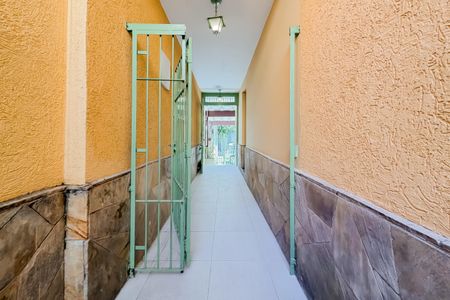 Casa à venda com 170m², 3 quartos e 2 vagas Casa à venda com 170m², 3 quartos e 2 vagasEntrada