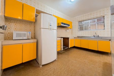 Casa à venda com 170m², 3 quartos e 2 vagas Casa à venda com 170m², 3 quartos e 2 vagasCozinha