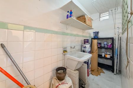 Casa à venda com 170m², 3 quartos e 2 vagas Casa à venda com 170m², 3 quartos e 2 vagasÁrea de Serviço