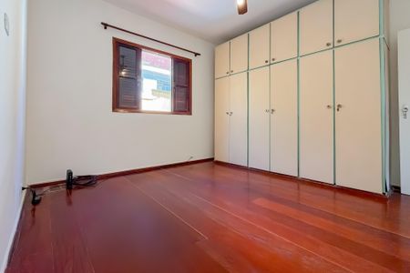 Casa à venda com 170m², 3 quartos e 2 vagas Casa à venda com 170m², 3 quartos e 2 vagasQuarto 1