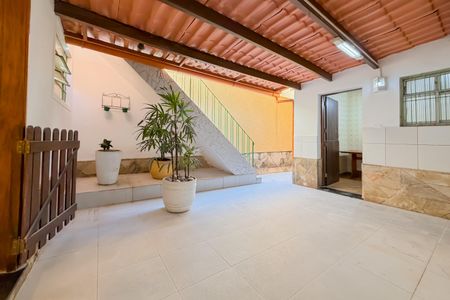 Casa à venda com 170m², 3 quartos e 2 vagas Casa à venda com 170m², 3 quartos e 2 vagasÁrea Externa