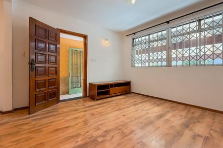 Casa à venda com 170m², 3 quartos e 2 vagas Casa à venda com 170m², 3 quartos e 2 vagasSala