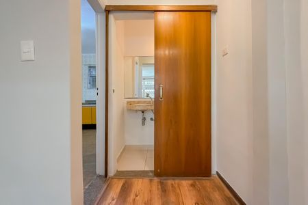 Casa à venda com 170m², 3 quartos e 2 vagas Casa à venda com 170m², 3 quartos e 2 vagasLavabo