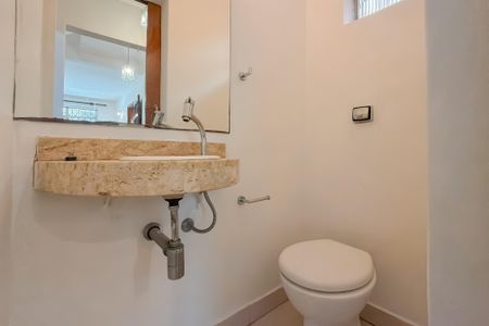 Casa à venda com 170m², 3 quartos e 2 vagas Casa à venda com 170m², 3 quartos e 2 vagasLavabo