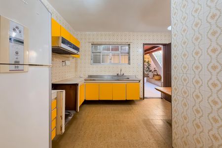 Casa à venda com 170m², 3 quartos e 2 vagas Casa à venda com 170m², 3 quartos e 2 vagasCozinha