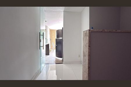 Casa para alugar com 150m², 2 quartos e 1 vaga Casa para alugar com 150m², 2 quartos e 1 vagaEscada