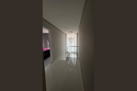 Casa para alugar com 150m², 2 quartos e 1 vaga Casa para alugar com 150m², 2 quartos e 1 vagaEscada