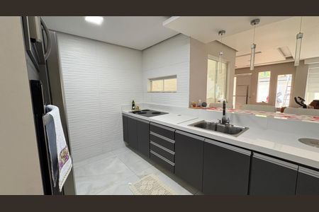 Cozinha de casa para alugar com 2 quartos, 150m² em Taquara, Rio de Janeiro