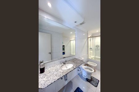 Apartamento à venda com 160m², 3 quartos e 2 vagasBanheiro da Suíte 1