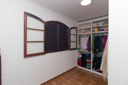 Casa à venda com 285m², 4 quartos e 2 vagasCloset