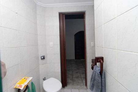 Casa à venda com 285m², 4 quartos e 2 vagasBanheiro da Suíte 2