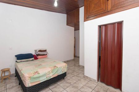 Casa à venda com 285m², 4 quartos e 2 vagasQuarto Suíte 2