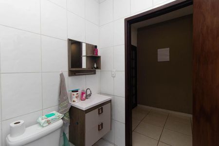 Banheiro Social de casa à venda com 4 quartos, 285m² em Vila Nelson, São Paulo
