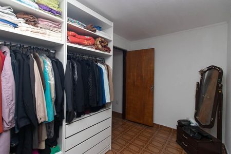 Casa à venda com 285m², 4 quartos e 2 vagasCloset