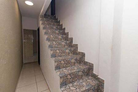 Escada de casa à venda com 4 quartos, 285m² em Vila Nelson, São Paulo