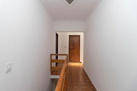 Casa à venda com 285m², 4 quartos e 2 vagasHall da escada