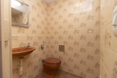 Casa à venda com 285m², 4 quartos e 2 vagasBanheiro da Suíte 1