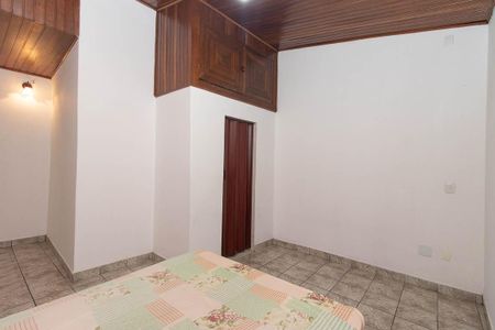 Casa à venda com 285m², 4 quartos e 2 vagasQuarto Suíte 2