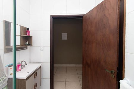 Banheiro Social de casa à venda com 4 quartos, 285m² em Vila Nelson, São Paulo