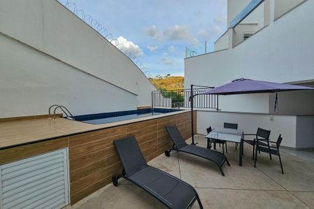 Apartamento à venda com 80m², 2 quartos e 2 vagasÁrea comum - Piscina