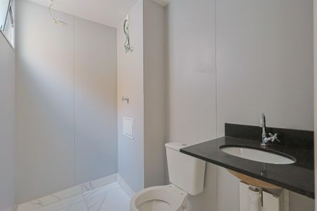 Apartamento à venda com 80m², 2 quartos e 2 vagasBanheiro da Suíte
