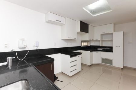 Casa para alugar com 145m², 3 quartos e 3 vagas