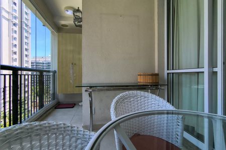 Apartamento à venda com 75m², 2 quartos e 1 vagaVaranda