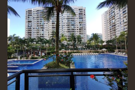 Apartamento à venda com 75m², 2 quartos e 1 vagaÁrea comum - Piscina