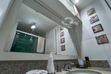 Apartamento à venda com 75m², 2 quartos e 1 vagaBanheiro da Suíte