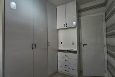 Apartamento à venda com 75m², 2 quartos e 1 vagaQuarto 2 - Armários