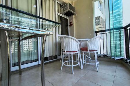 Varanda de apartamento à venda com 2 quartos, 75m² em Barra Olímpica, Rio de Janeiro