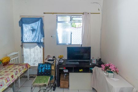 Sala de casa para alugar com 1 quarto, 80m² em Bento Ribeiro, Rio de Janeiro