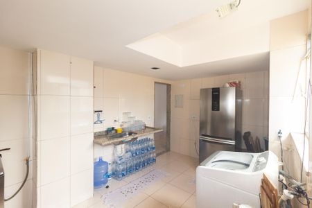 Apartamento para alugar com 62m², 2 quartos e sem vagaCozinha e Área de Serviço