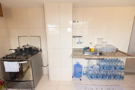 Apartamento para alugar com 62m², 2 quartos e sem vagaCozinha e Área de Serviço